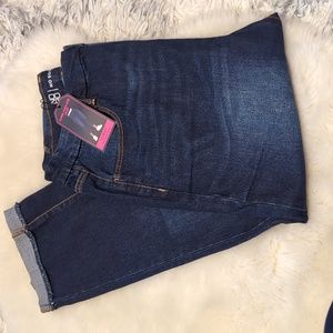 No boundaries super high rise cropped jean 17 NWT